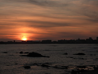 Naklejka premium coucher de soleil les sables d'olonne la vendée
