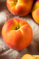 Raw Yellow Organic Peaches