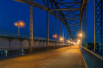 Brücke in der Nacht 