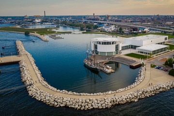 Fototapeta premium Aerial of Milwaukee WI Hoan Bridge