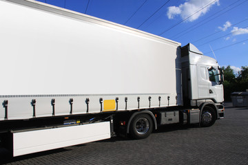 Logistik mit Lastkraftwagen
