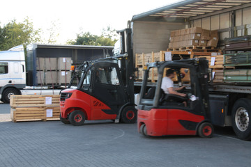 Lastwagen ausladen