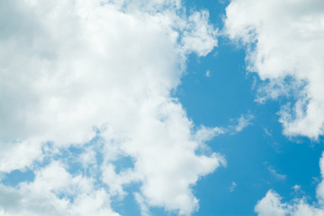 Obraz premium Blue sky background with clouds