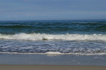 Fototapeta na wymiar Waves on the Black Sea beach