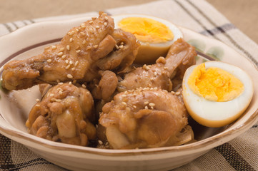 鶏手羽元の煮込み