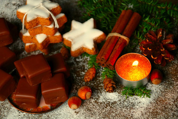 teelicht und weihnachtsgebäck   adv ent