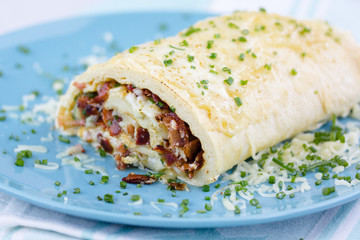 omelet roll with bacon