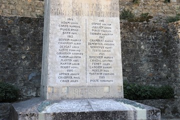 Monument aux morts de la Première guerre mondiale 1914 - 1918 - Village de Mirmande dans le...