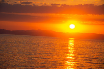 Fototapeta na wymiar A beautiful sunset at sea