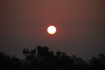 Obraz premium full moon over the lake