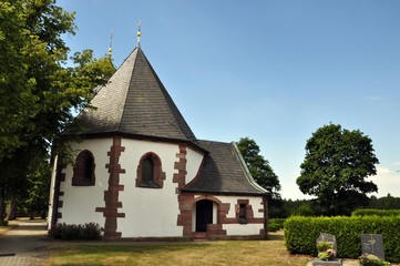 Fototapeta na wymiar Kirche in Höhn