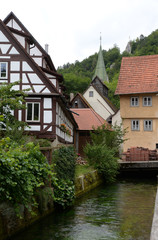Fachwerkhaus und Kirche in Blaubeuren