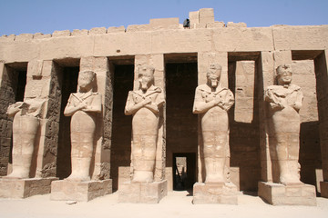 statue of pharaoh at temple of karnak, old egypt