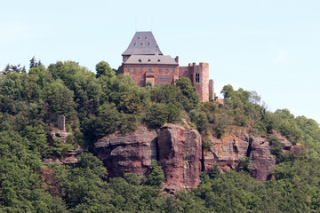 Un château sur les rochers