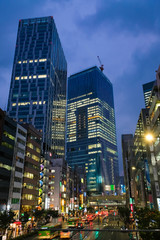 Fototapeta premium 渋谷 高層ビル群 雨天