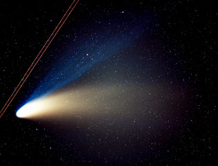 commet in space © Hiromitsu Kato