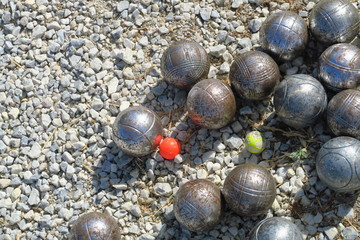 Partie de pétanque.