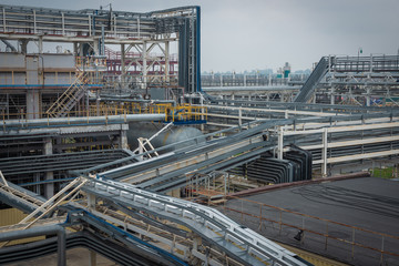 type of oil refinery in the open air