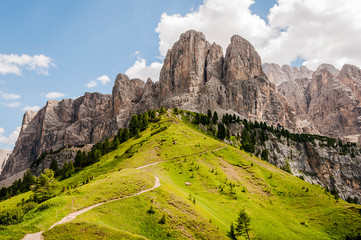 Grödner Joch, Sellagruppe, Sellastock, Sellamassiv, Dolomiten, Passhöhe, Wanderweg, Südtirol, Trentino, Sommer, Italien