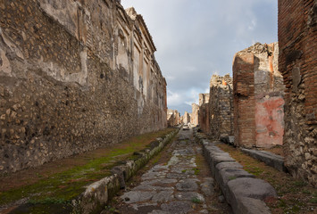 Fototapeta na wymiar Picturesque ruins of the ancient city of Pompeii