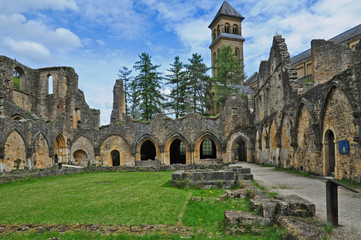 Orval, le rovine dell'antica Abbazia trappista - Belgio	