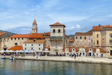 Obraz na płótnie Canvas Houses on the embankment, Trogir, Croatia