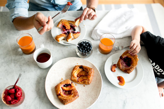 mom and daughter simple breakfast