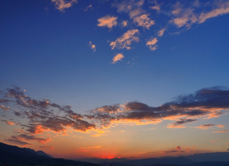 Obraz premium beautiful golden sunset sky landscape