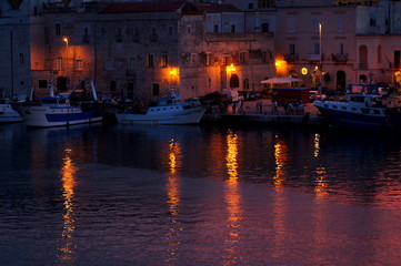 città