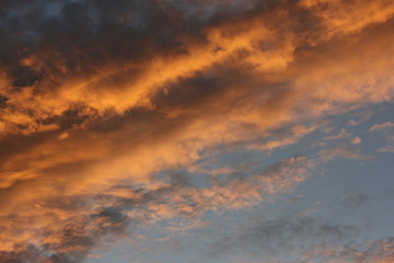 Fototapeta na wymiar cloudy sky at sunset on an autumn afternoon