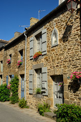 Maisons bretonnes dans le village de Saint-Suliac, Bretagne – Breton houses in Saint-Suliac village, Brittany, France