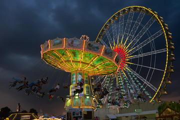 Karussell Kettenkarussell Amusement