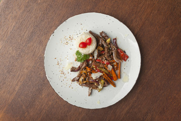  veal in soy sauce with mushrooms and rice
