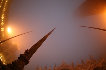 Plaza San Marcos niebla