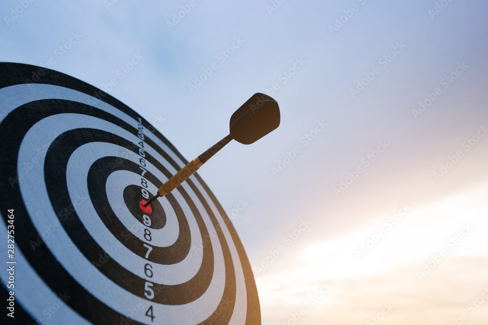 Aufkleber bullseye is a target of business. dart is an opportunity and dartboard is the target and goal. so bo