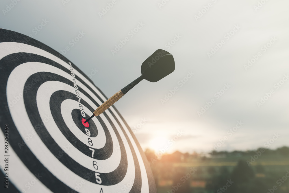 Aufkleber bullseye is a target of business. dart is an opportunity and dartboard is the target and goal. so bo