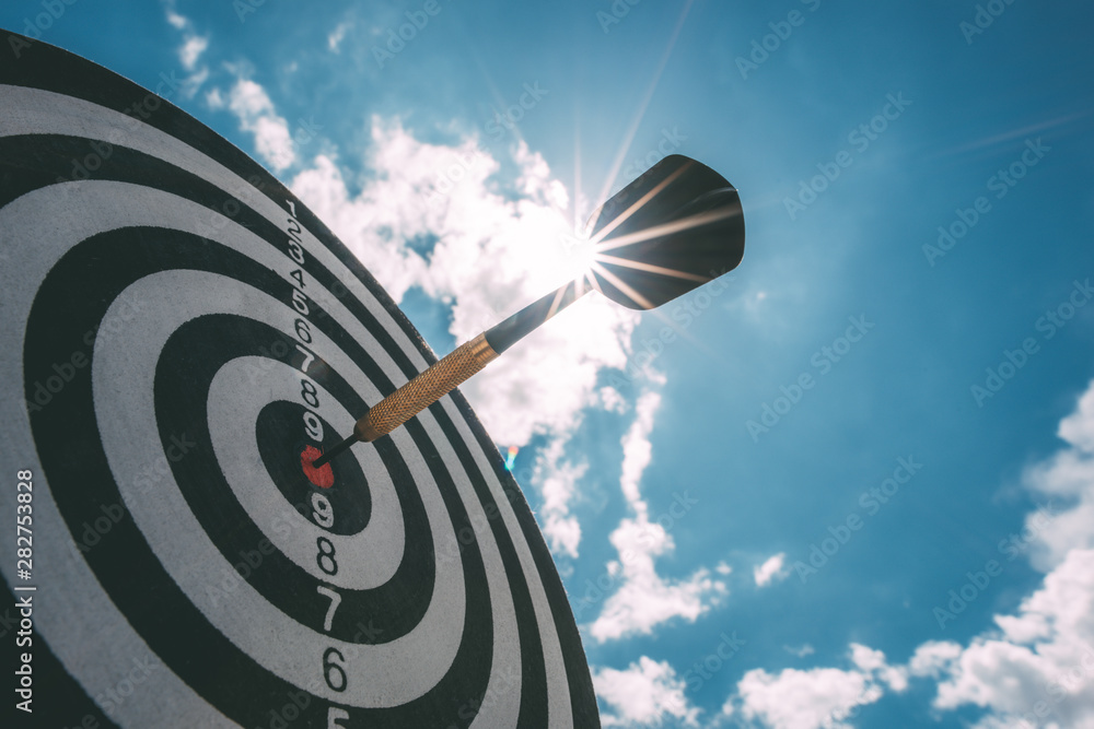 Aufkleber bullseye is a target of business. dart is an opportunity and dartboard is the target and goal. so bo