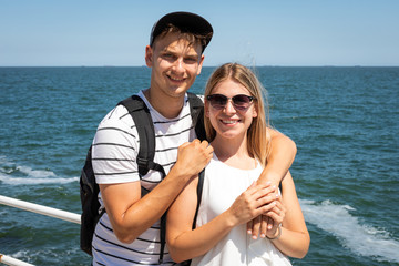 Fototapeta na wymiar Happy couple at the sea