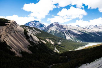 Fototapeta premium Mountain range in Banff National Park Canada