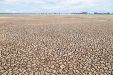 Drought of water sources. The impact of rain does not fall seasonally. Reservoir condition for drought consumption.