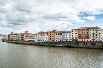 Obraz na płótnie Canvas View of Italy river Tuscany italian architecture