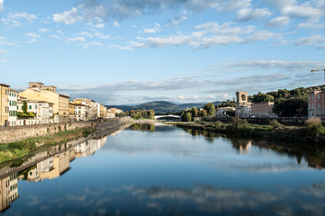 Fototapeta na wymiar View of Italy river Tuscany italian architecture