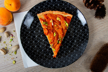 part de tarte aux abricots