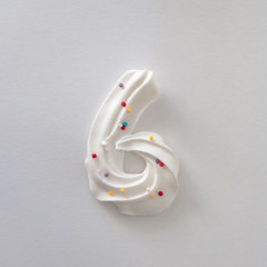 White edible figure 