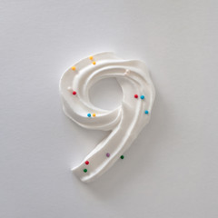 White edible figure 
