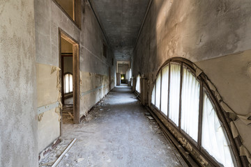 Urban exploration in an abandoned villa
