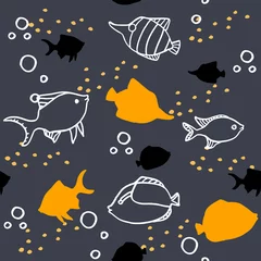 Behang Naadloze cartoon patroon met oranje en witte vis en bubbels. © Ella