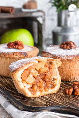 Traditional smerican shortbread apple mini-pie