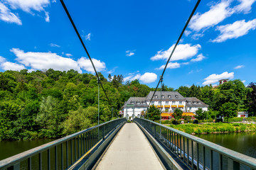 Obraz premium Hängebrücke über die Nahe, Bad Kreuznach, Deutschland 
