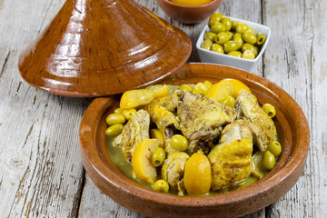 tajine de poulet au citron et olives